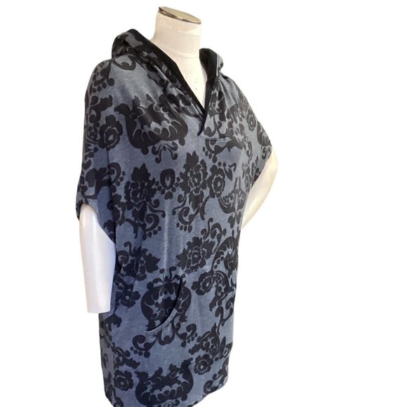 Soma Divine Terry Pocket Poncho Tunic XS Black Gray Floral Hood Oversize 161D - Picture 3 of 8